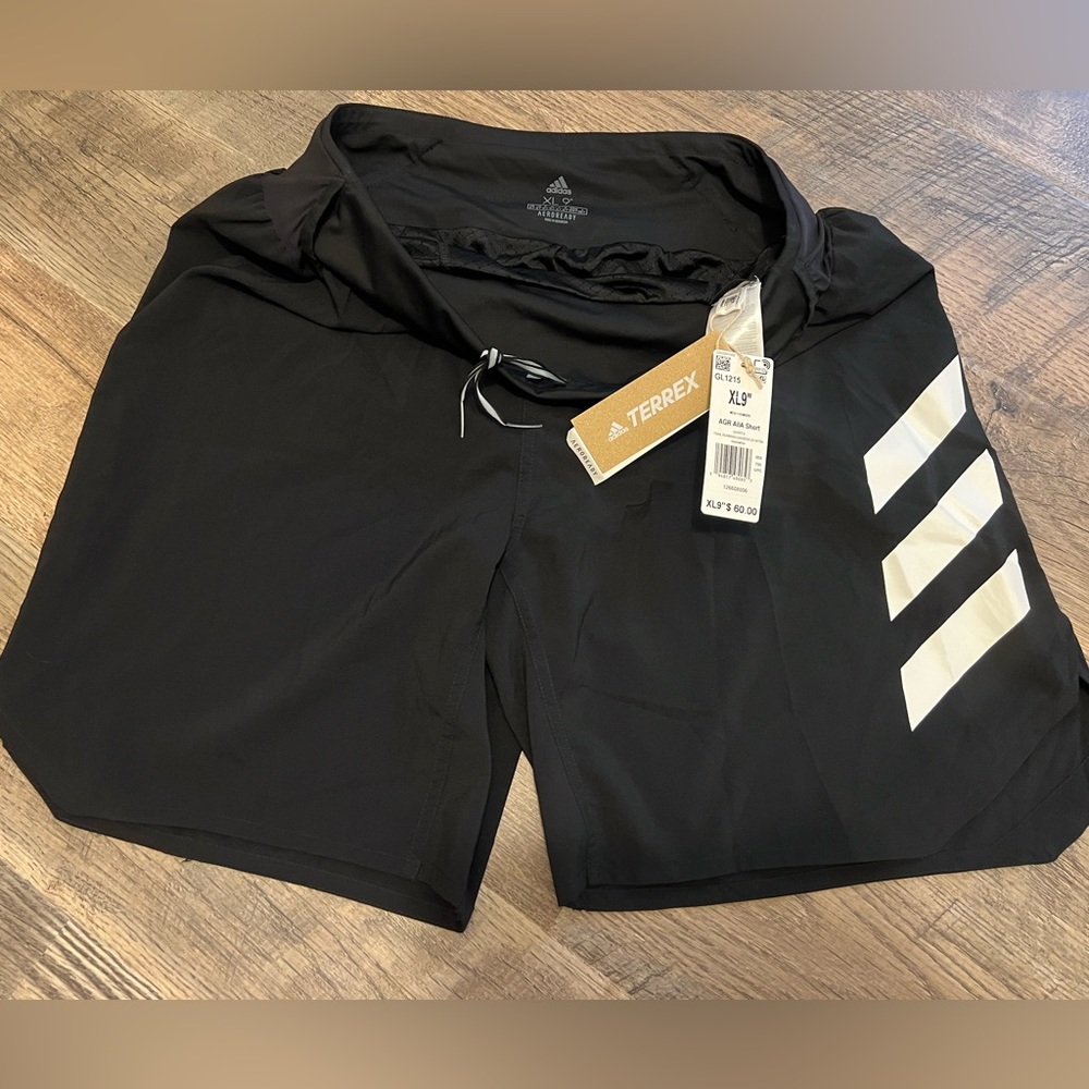 ADIDAS Agravic AIIA Trail Running Shorts XL 9”. Black/White Terrex Men AEROREADY